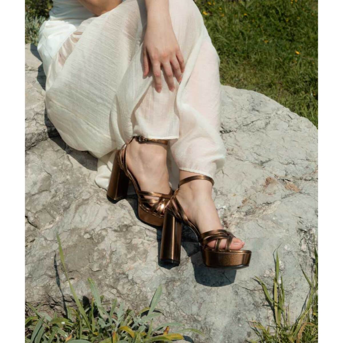 Sandalias de tacón marrones con plataforma