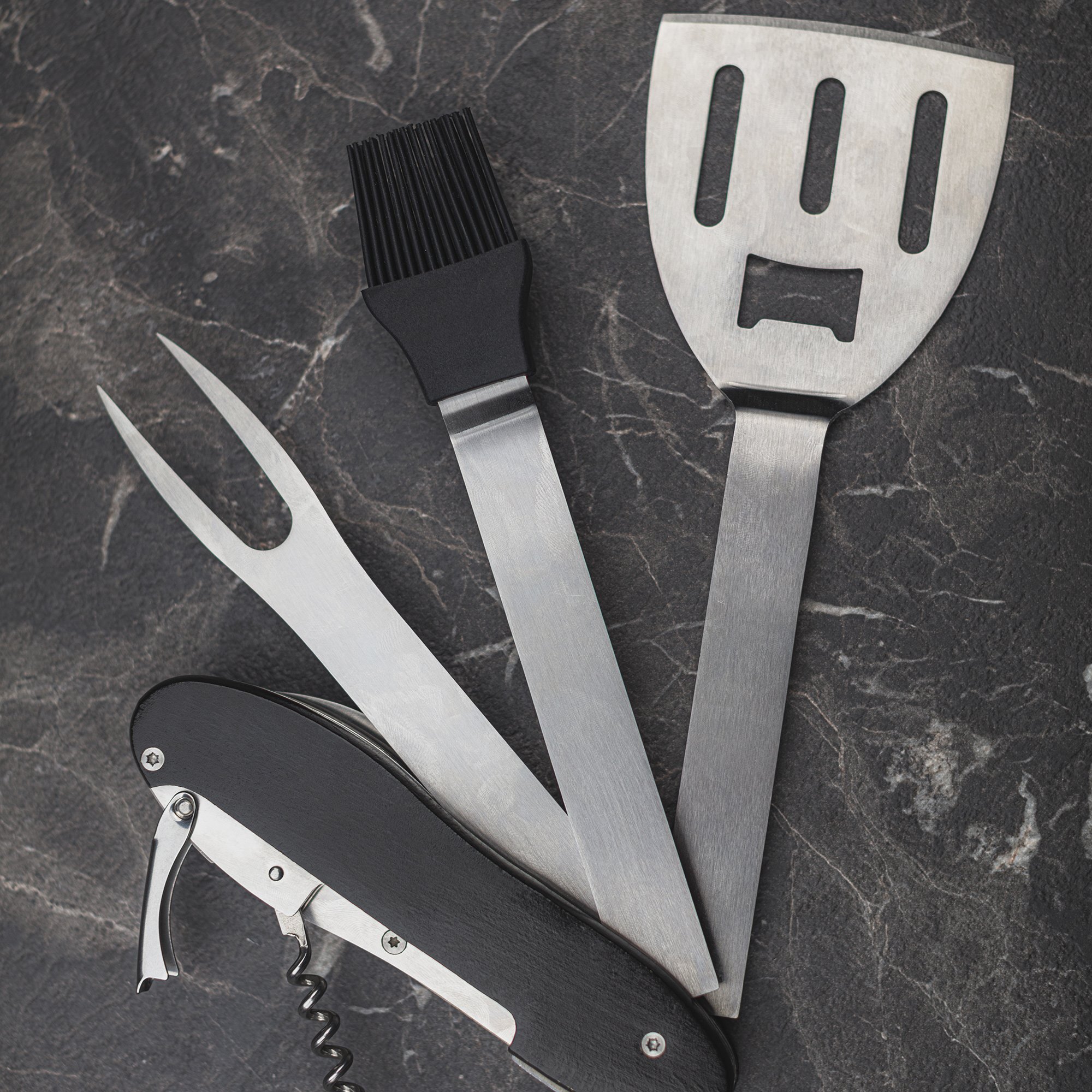Set multiusos 5 en 1 para barbacoa en color negro bergner colección in black