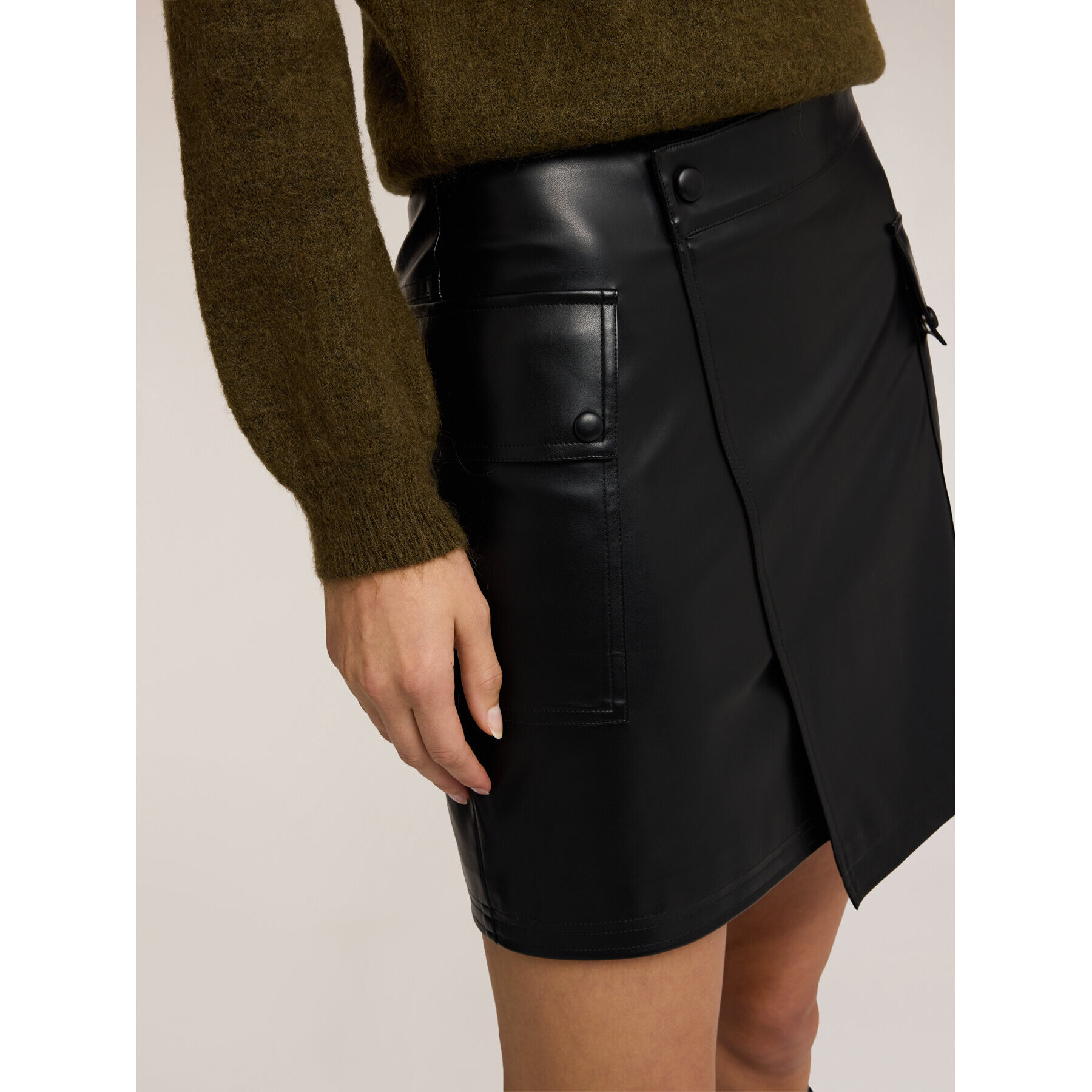 Motivi - Minifalda asimétrica con bolsillos - Negro