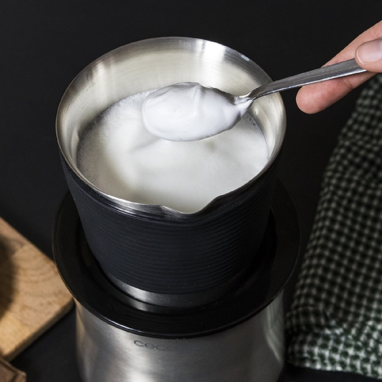 Cecotec Mousseur à lait Power Moca Spume 5000