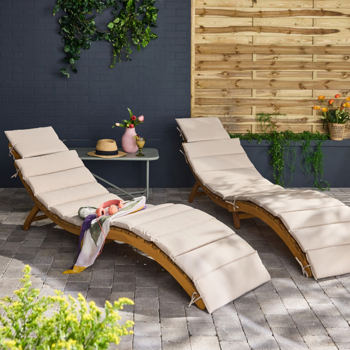 Lot de 2 bains de soleil en bois d'acacia LAURE avec coussin beige en polyester. 184 x 55 x 63.5 cm