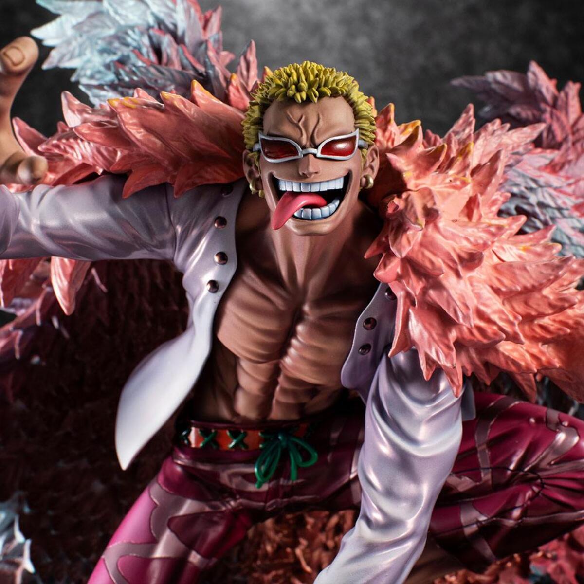 One Piece Excellent P.O.P. Maximum Statua Donquixote Doflamingo 35 cm Megahouse