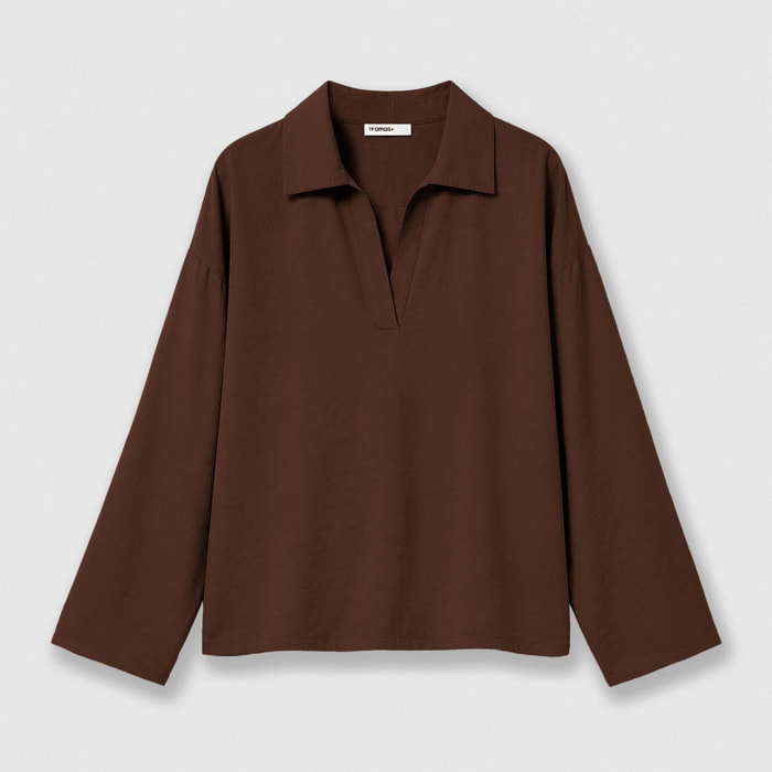 Blusa solapa lisa marrón