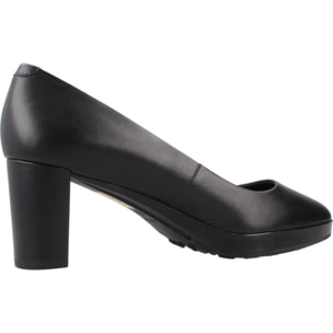 Salones Mujer de la marca GEOX  modelo D35TED 000Y3 NEGRO