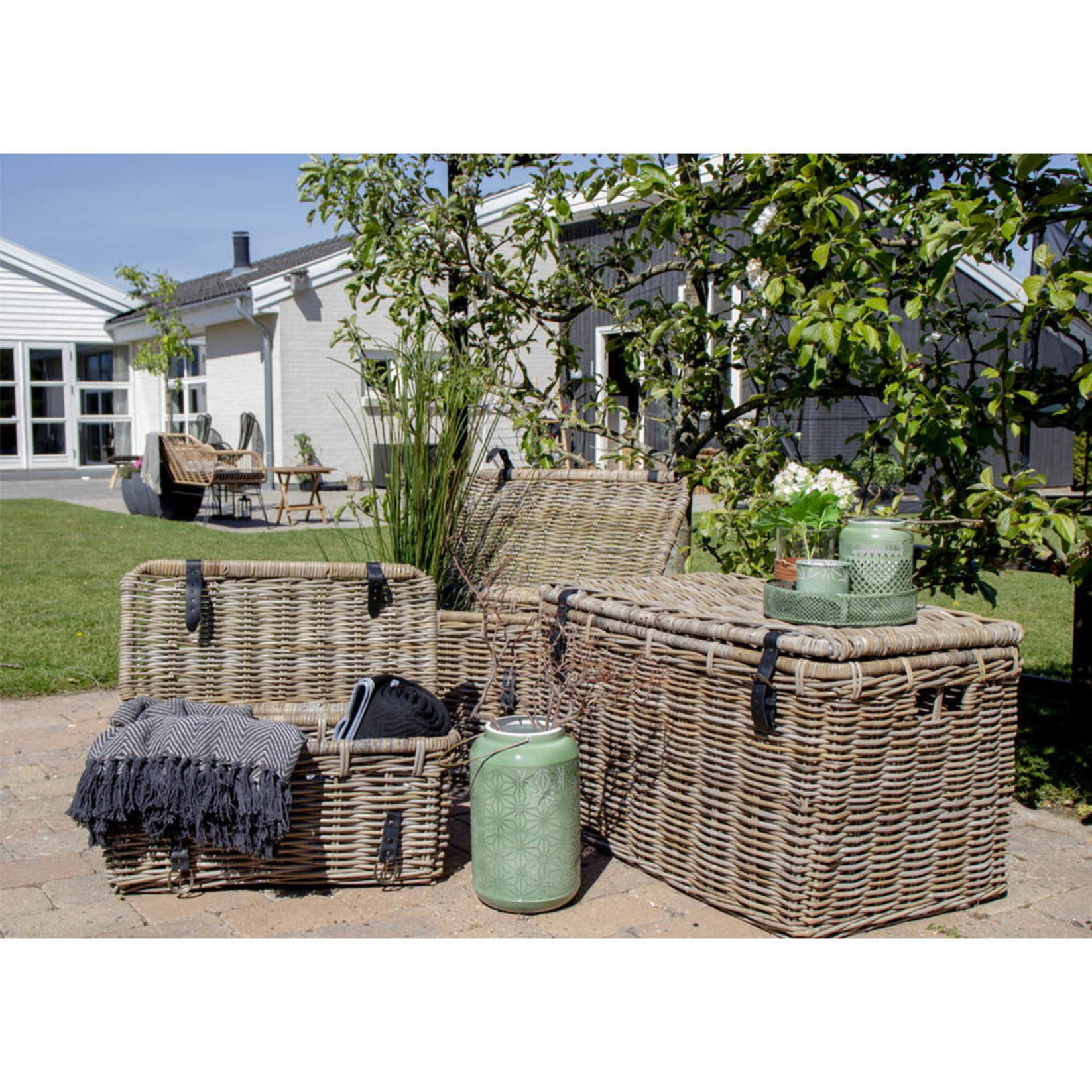 Set 3 bauli portaoggetti Depok in rattan kubu grigio con manici in pelle