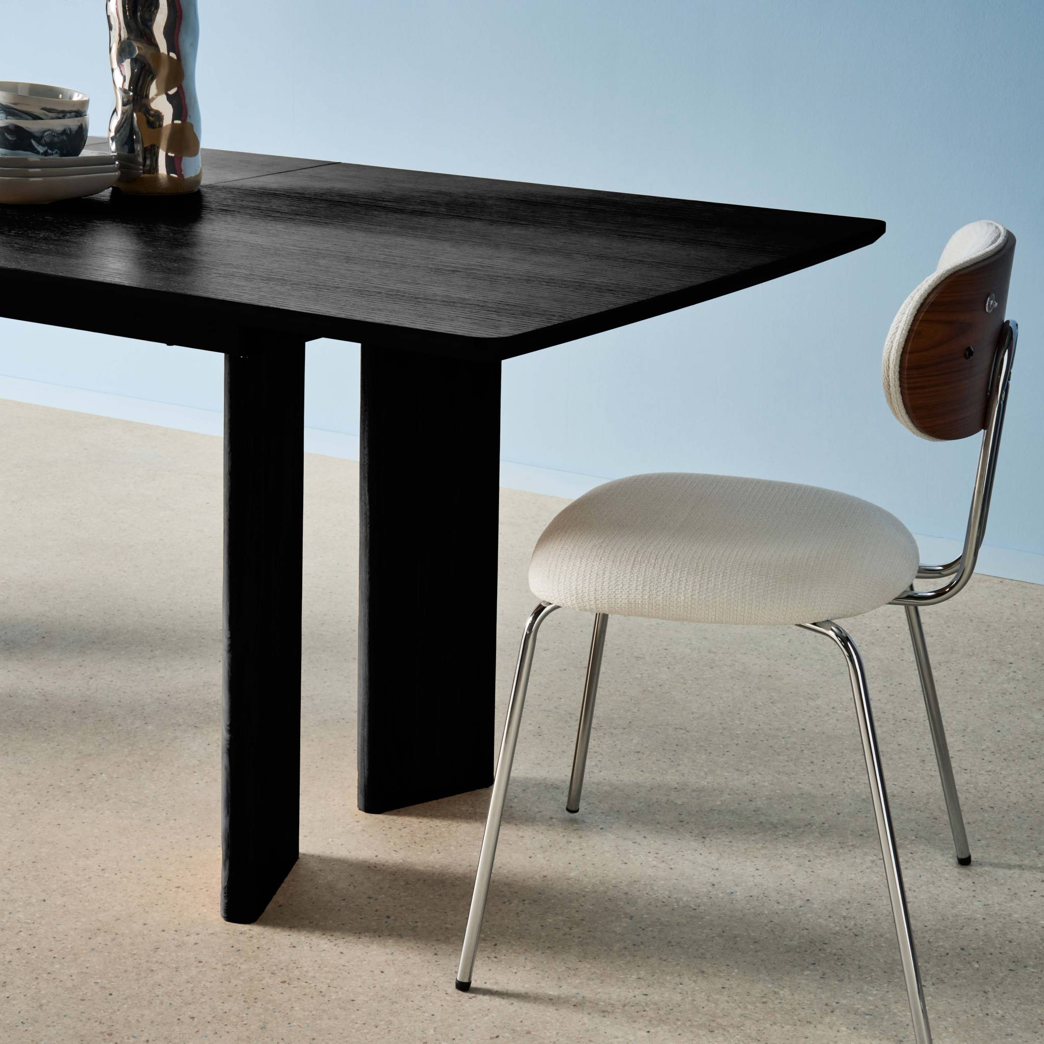Table à manger rectangulaire extensible bois d'hévéa et placage chêne noir 6-8 places 170-210cm - Albane