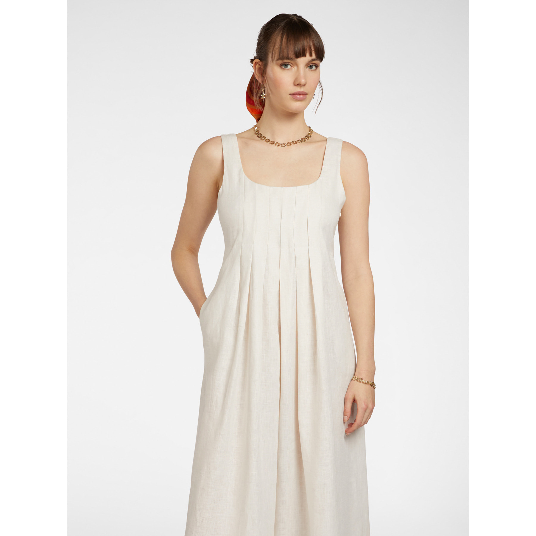 Elena Mirò - Vestido de lino con pliegues en la parte delantera. - Blanco