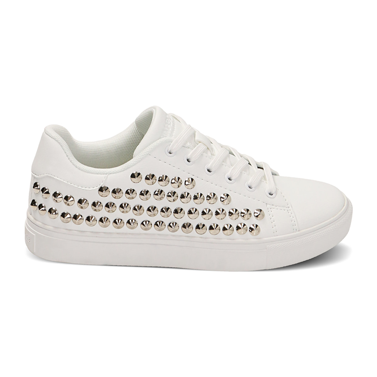 Zapatillas blanca con tachas