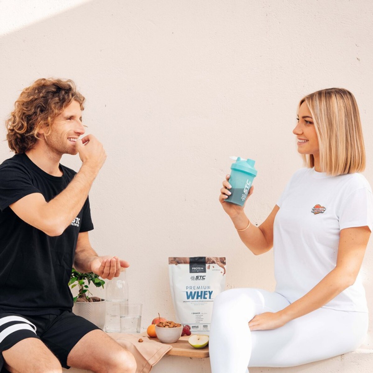 STC NUTRITION - Premium Whey - 80% de protéines natives de lactosérum - Croissance, maintien et réparation musculaires - Digestion facile - 30 Shakers - Doypack 750g