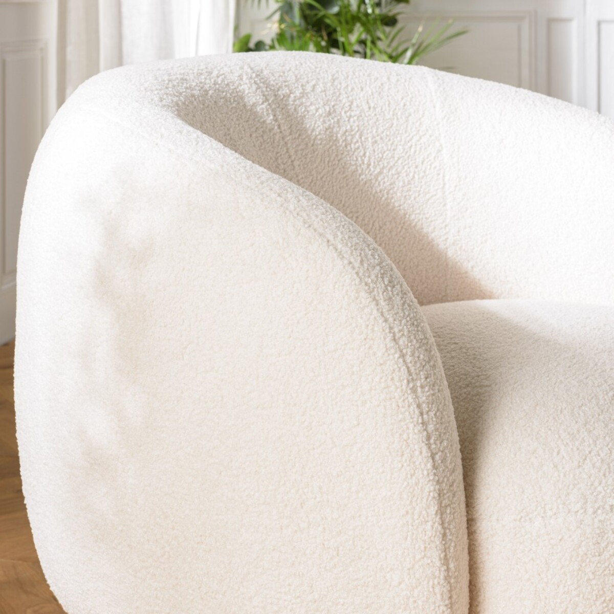LEOPOLD - Fauteuil arrondi en tissu bouclette écru