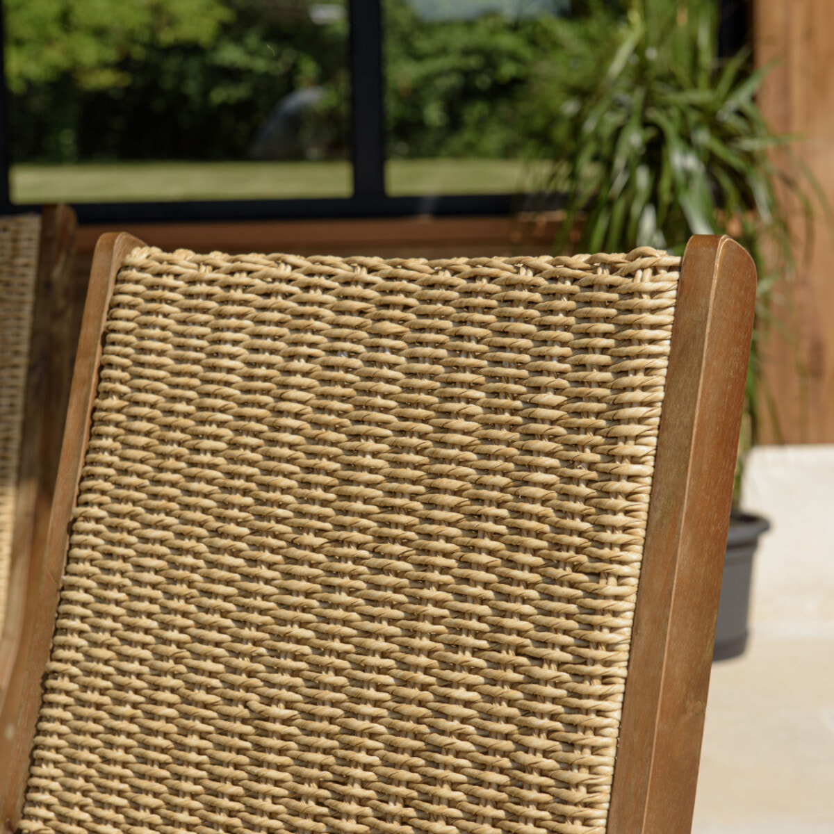 VICTOIRE - Lot de 2 chaises pliantes acacia huilé et rotin synthétique