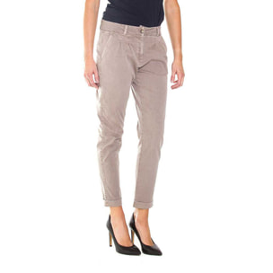 PANTALONE CHINOS IN GABARDINA STRETCH. MOD. T765. Vita regolare e gamba comoda.