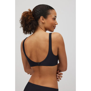 Top bikini a triangolo nero