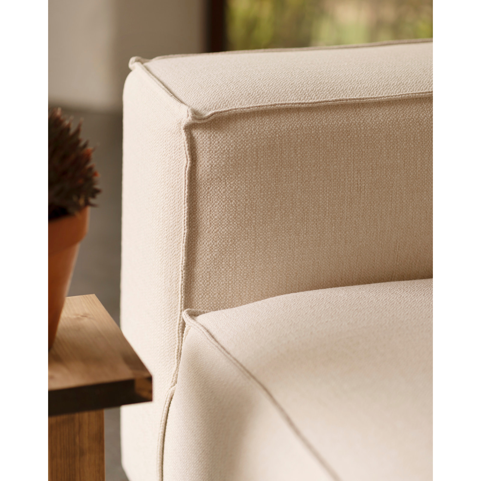 Fauteuil couleur blanc cassé de 110x90cm Hauteur: 70 Longueur: 110 Largeur: 90