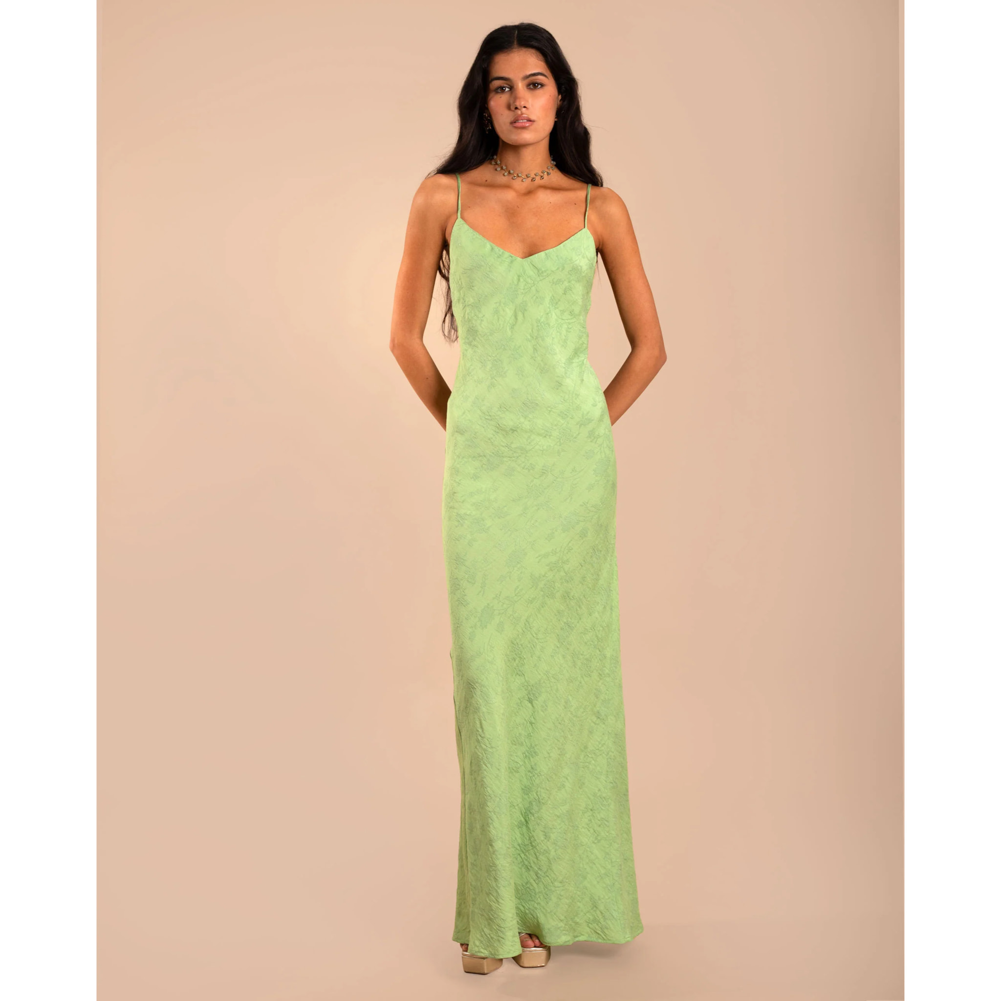 Vestido midi de tirantes
