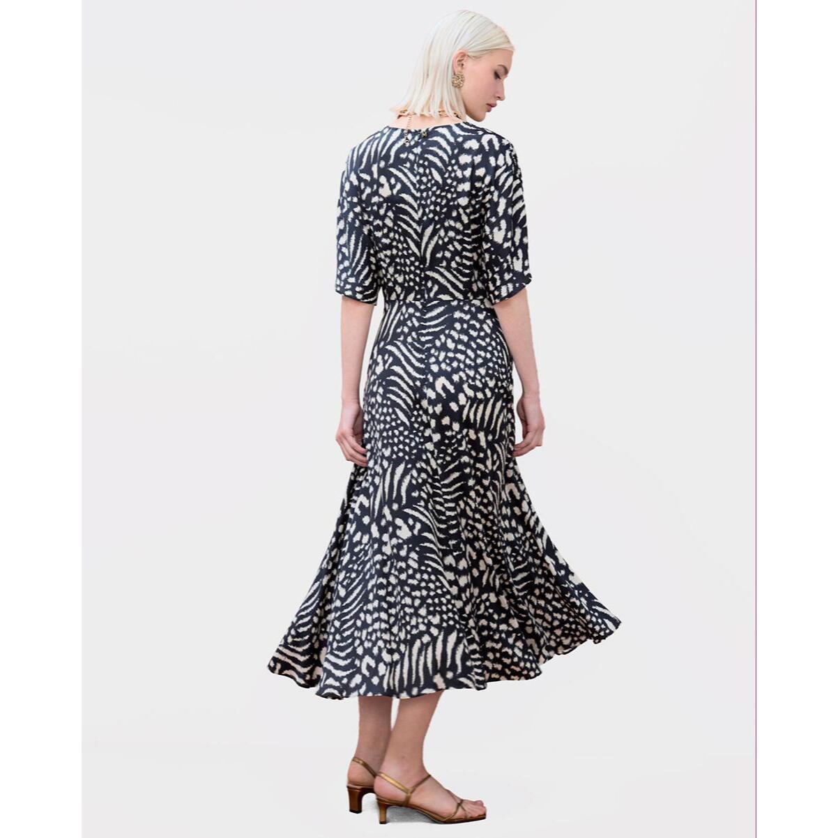 abito con scollo a V