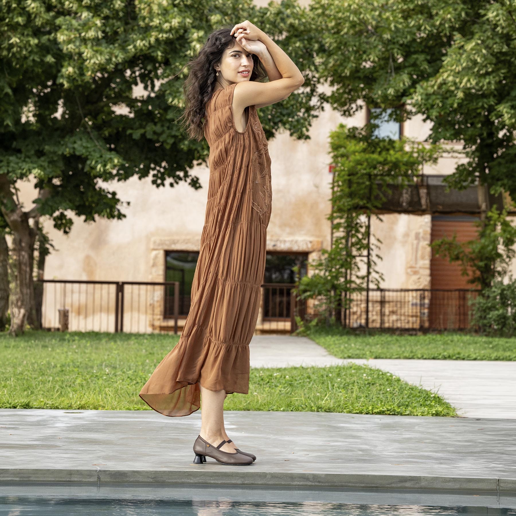 Zapatos con tacón N694 SOFT NAPPA CUERO/ ALMA color Cuero