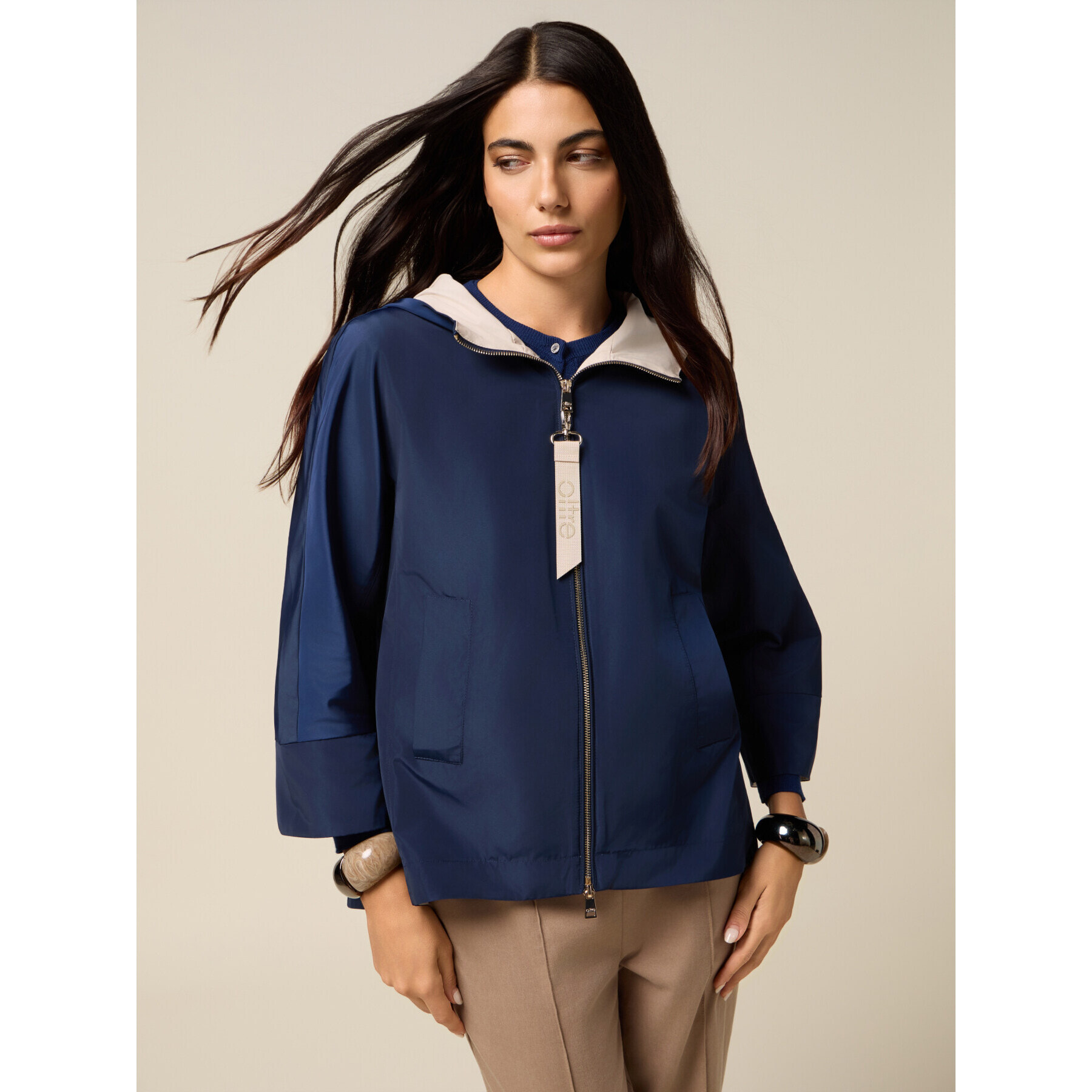 Oltre - Giubbotto in nylon con cappuccio e zip - Blu