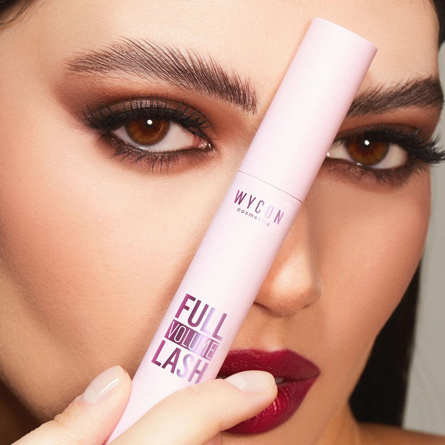 FULL VOLUME LASH Mascara extra black dall’effetto volumizzante