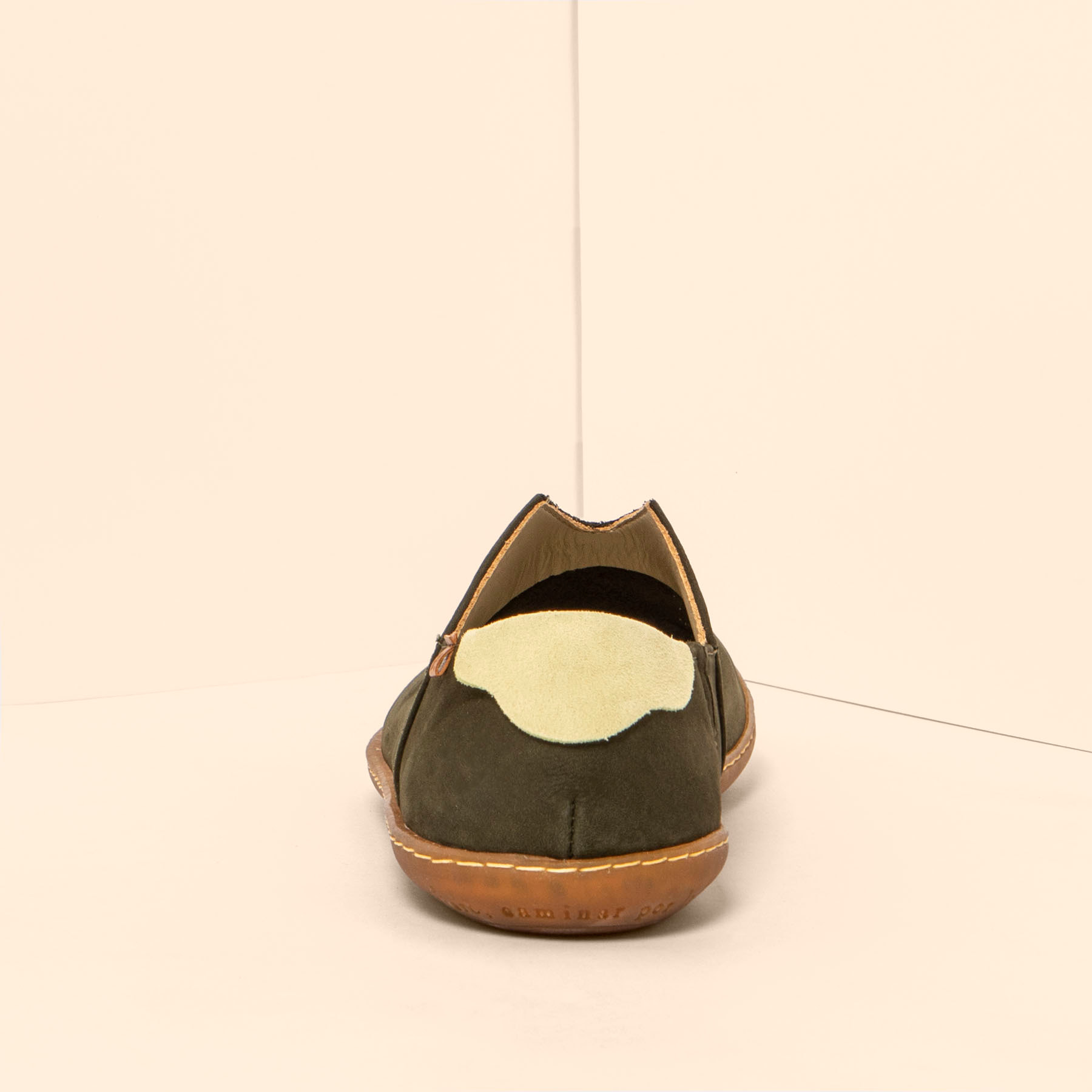 Zapatos N275 NOBUCK LAVADO KAKI/EL VIAJERO color Kaki