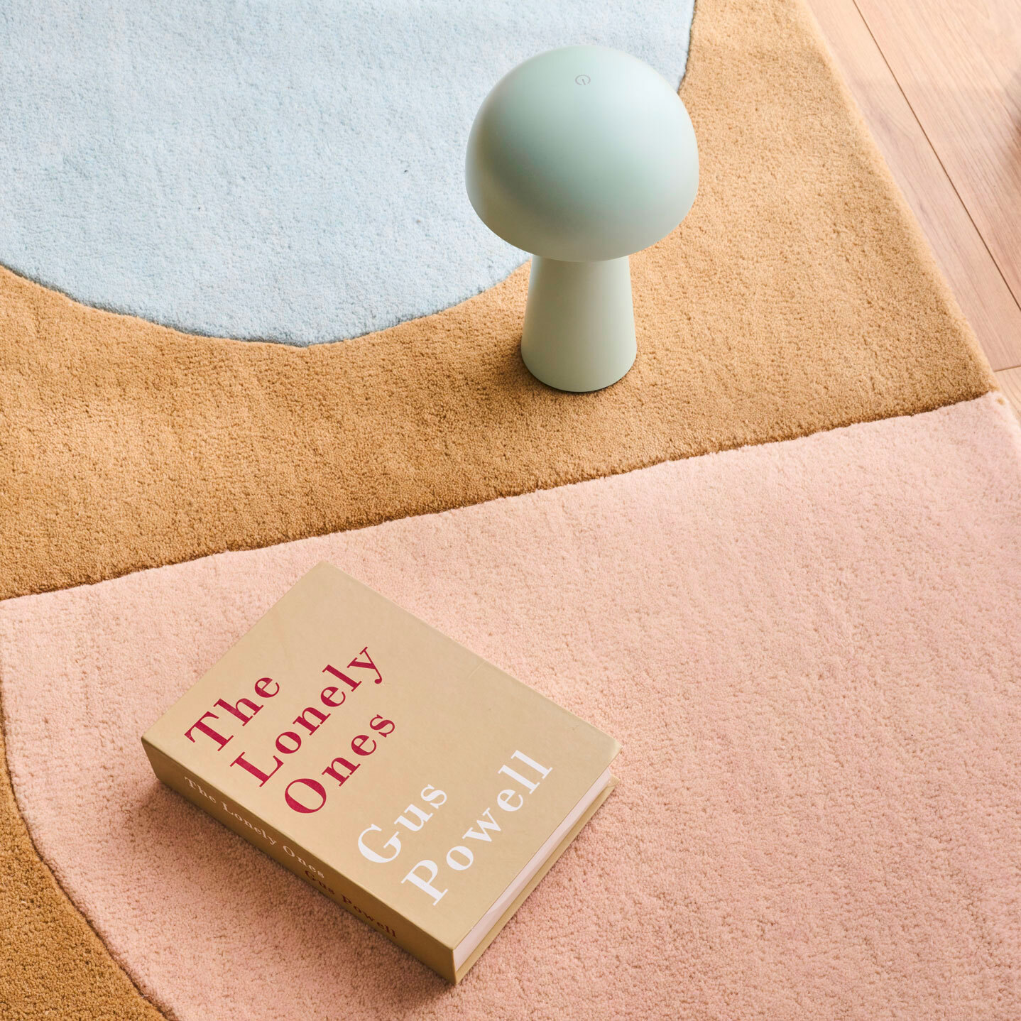 PANTONE - Tapis en laine fait main RAYON TENDRE à motif abstrait