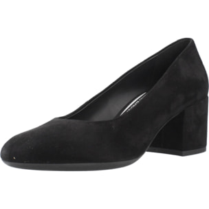 Salones Mujer de la marca GEOX  modelo D ELEANA NEGRO