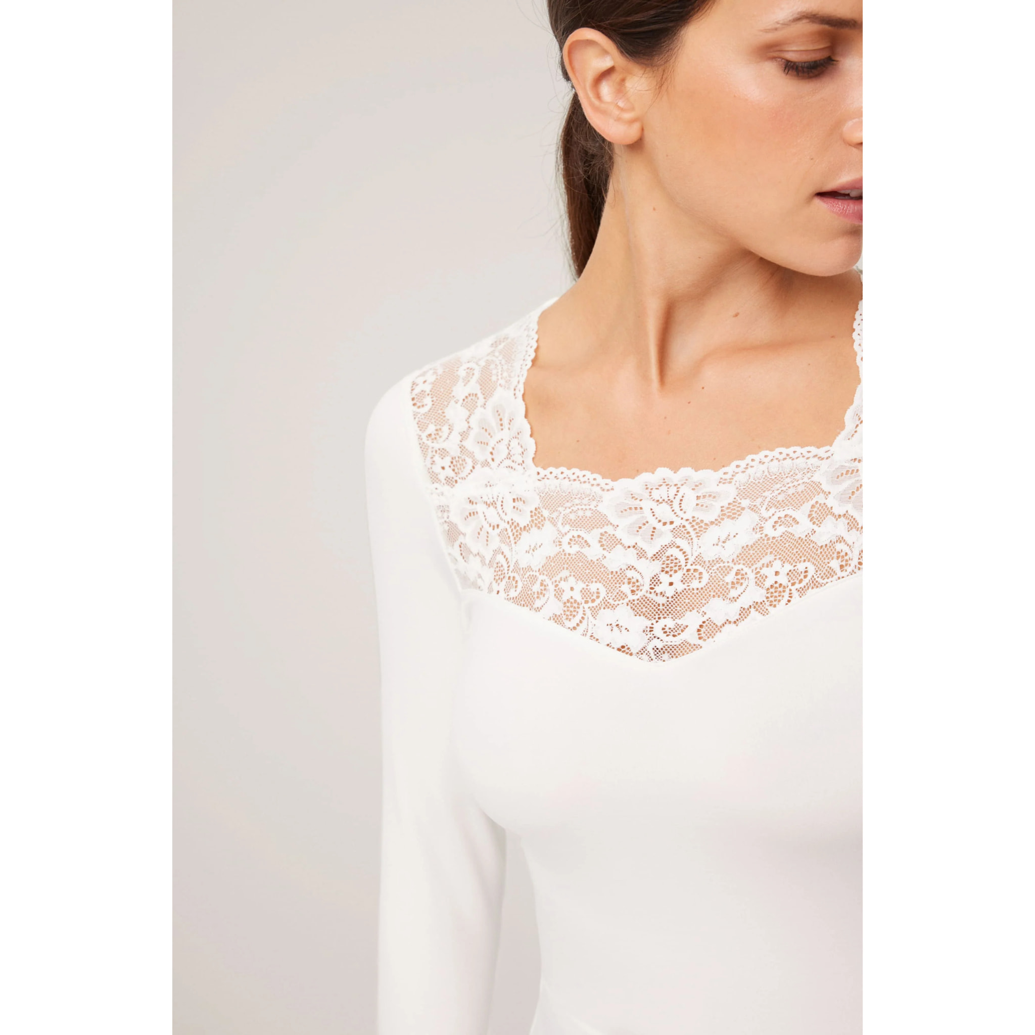 Maglia termica in pizzo a maniche lunghe