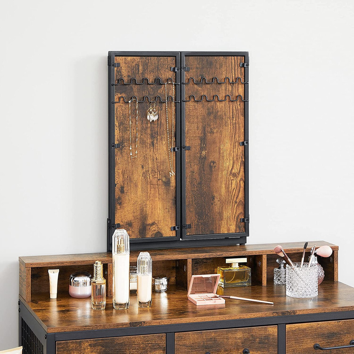 Toeletta industriale rustica con specchio tri-fold e sgabello in ecopelle RVT004B01