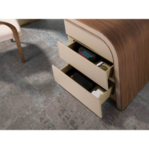 Escritorio de madera chapada en nogal natural con un tapizado en polipiel en crema 215x80x75cm