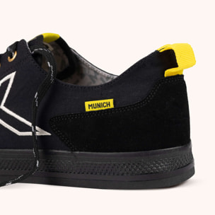 Zapatilla Casual Urbana Negra con Suela Vulcanizada MUNICH SWING 13