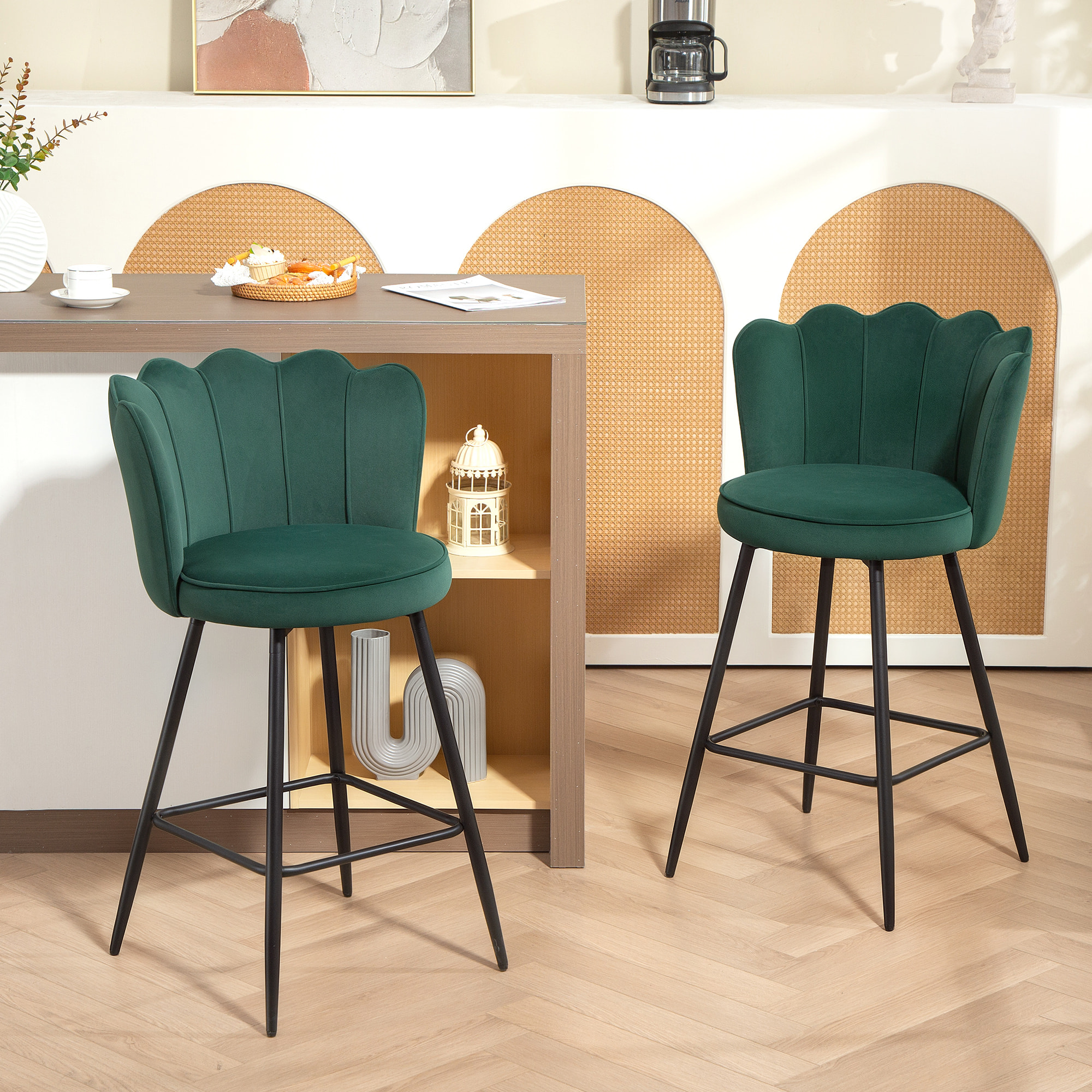 Lot de 2 tabourets de bar velours design coquillage assise H.70cm repose-pieds vert