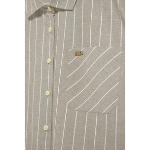 Camisa beige Scarlet a rayas loose fit con botón nacarado