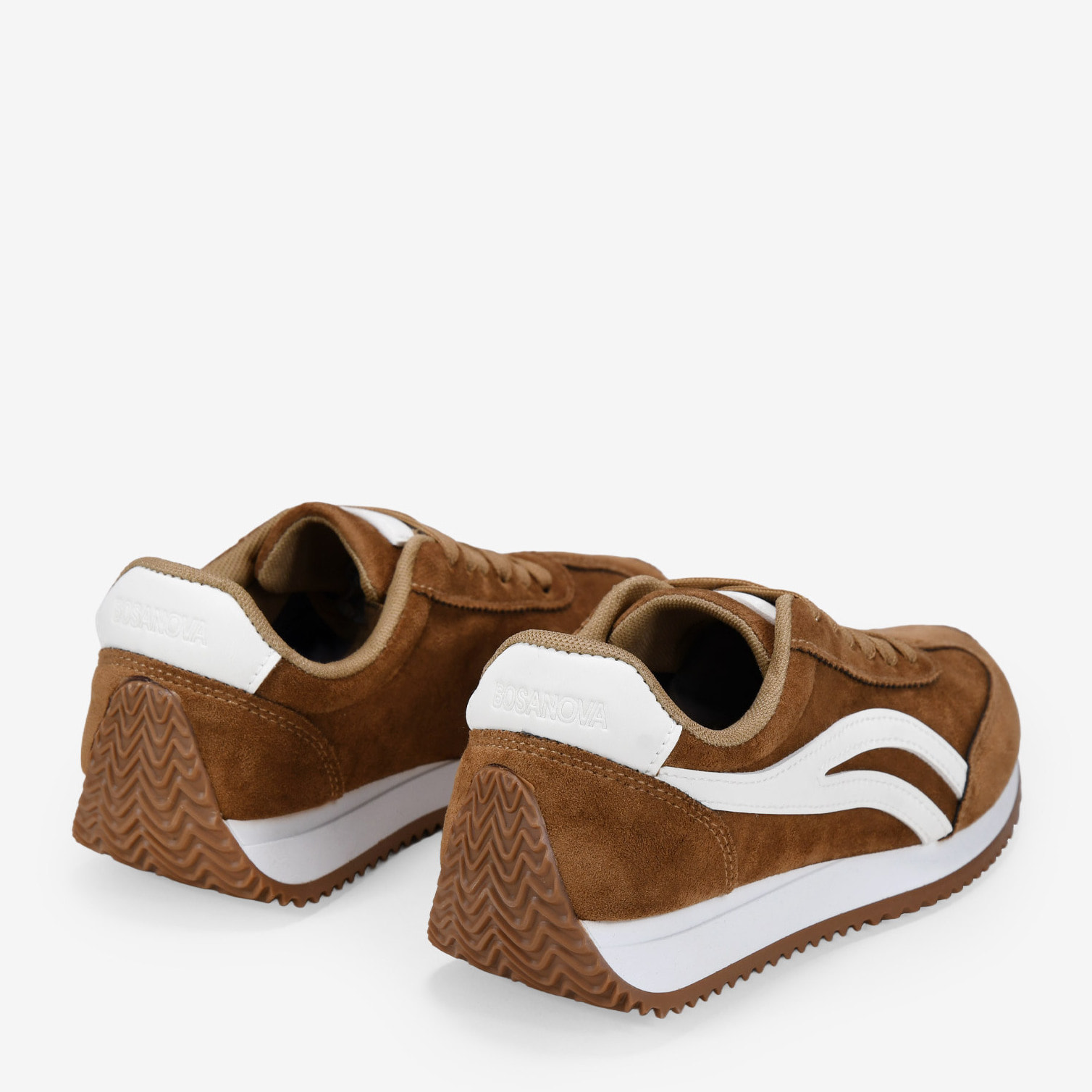 Zapatillas deportivas marrones con cordones