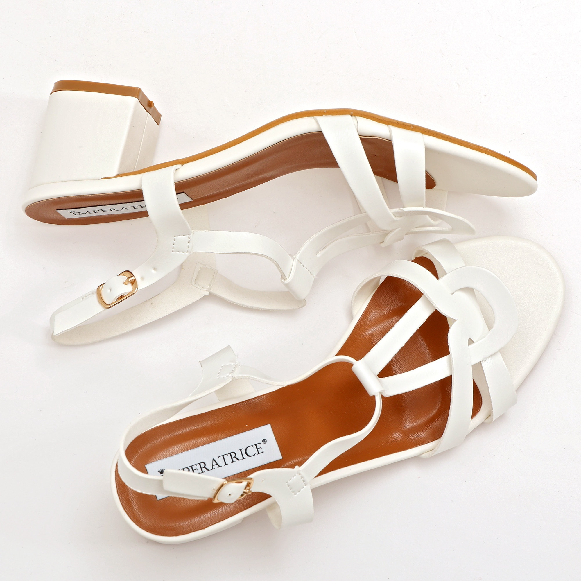 Sandali in simil pelle con tacco comodo