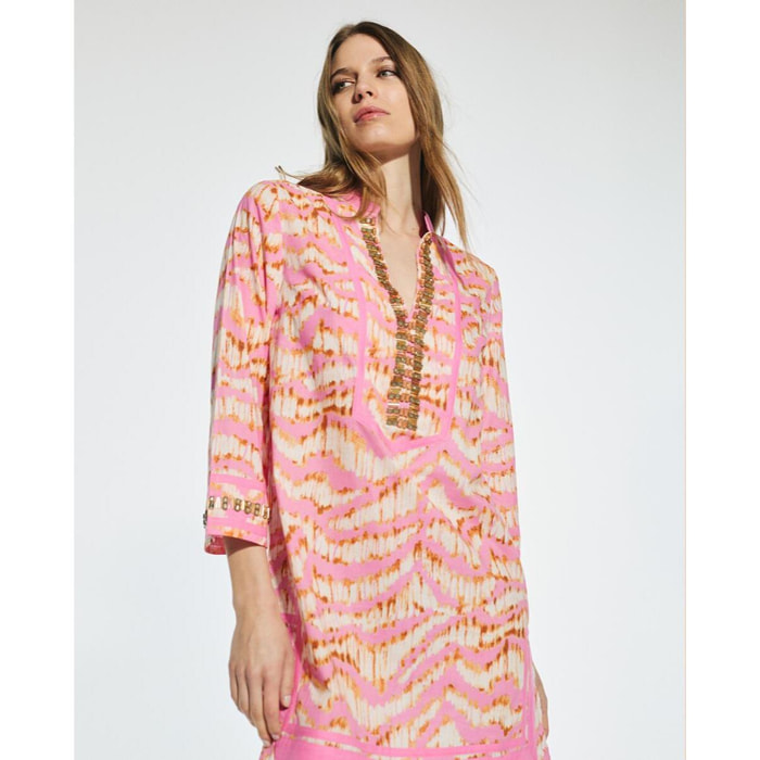 Dettaglio Kurta pietre sulla scollatura