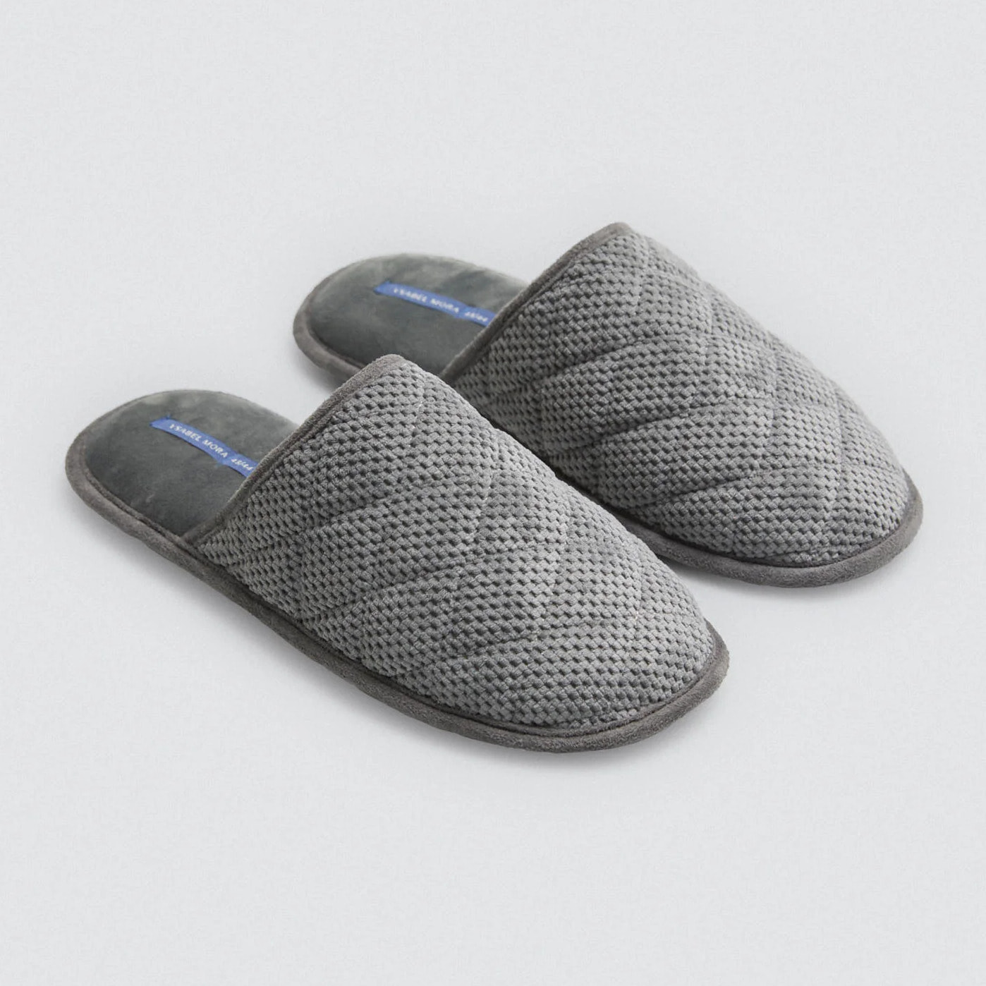 Pantofola da casa imbottita e vellutata