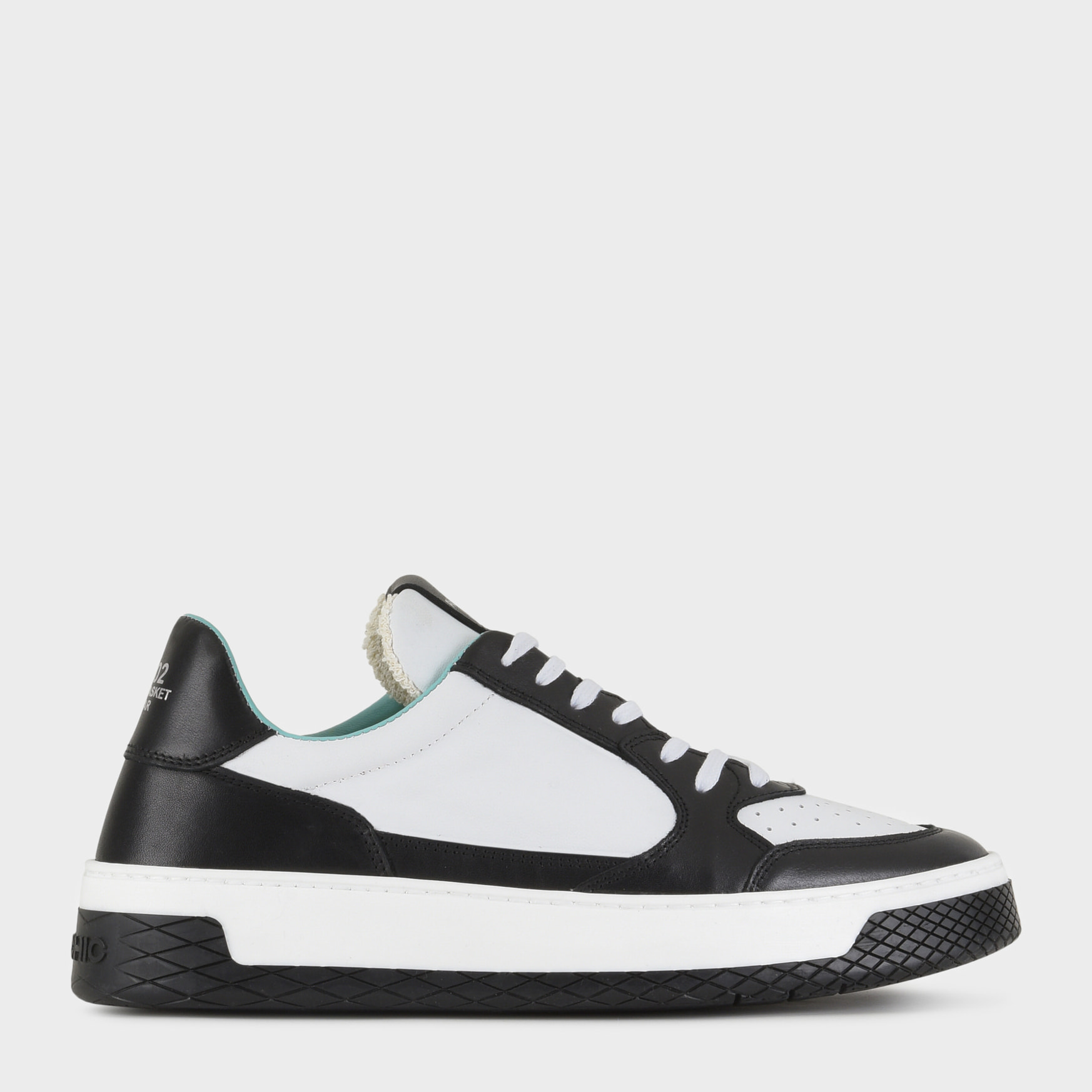 SNEAKER LOW P02 UOMO IN PELLE BIANCO-NERO