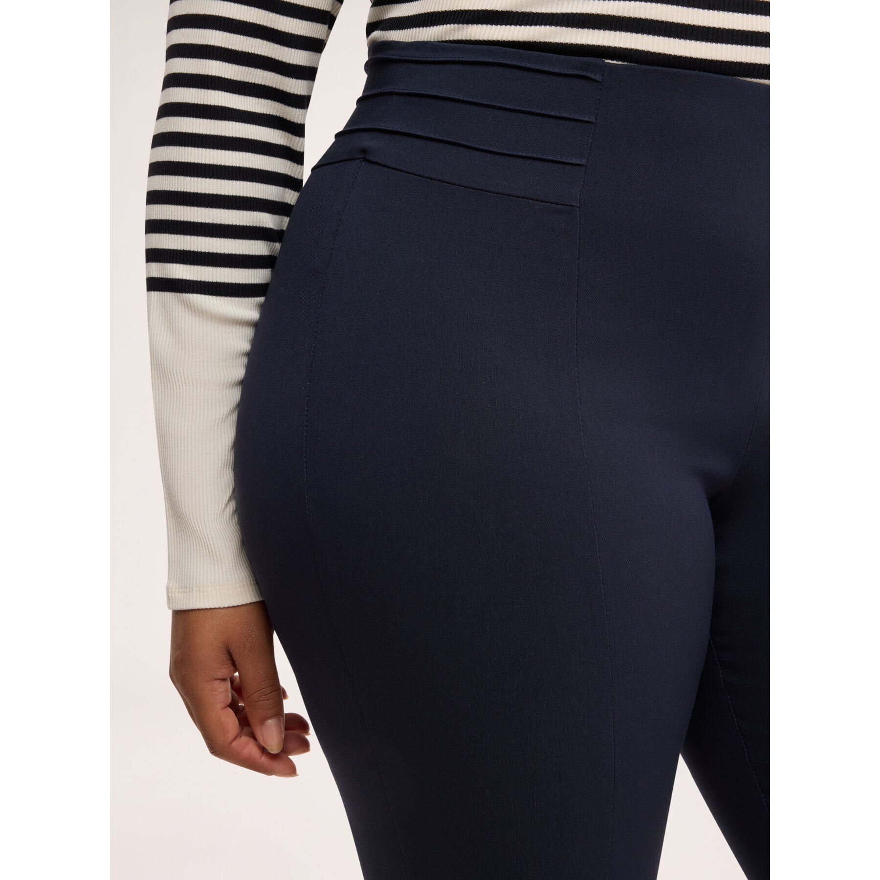 Fiorella Rubino - Jeggings con piega frontale e bottoni decorativi - Blu