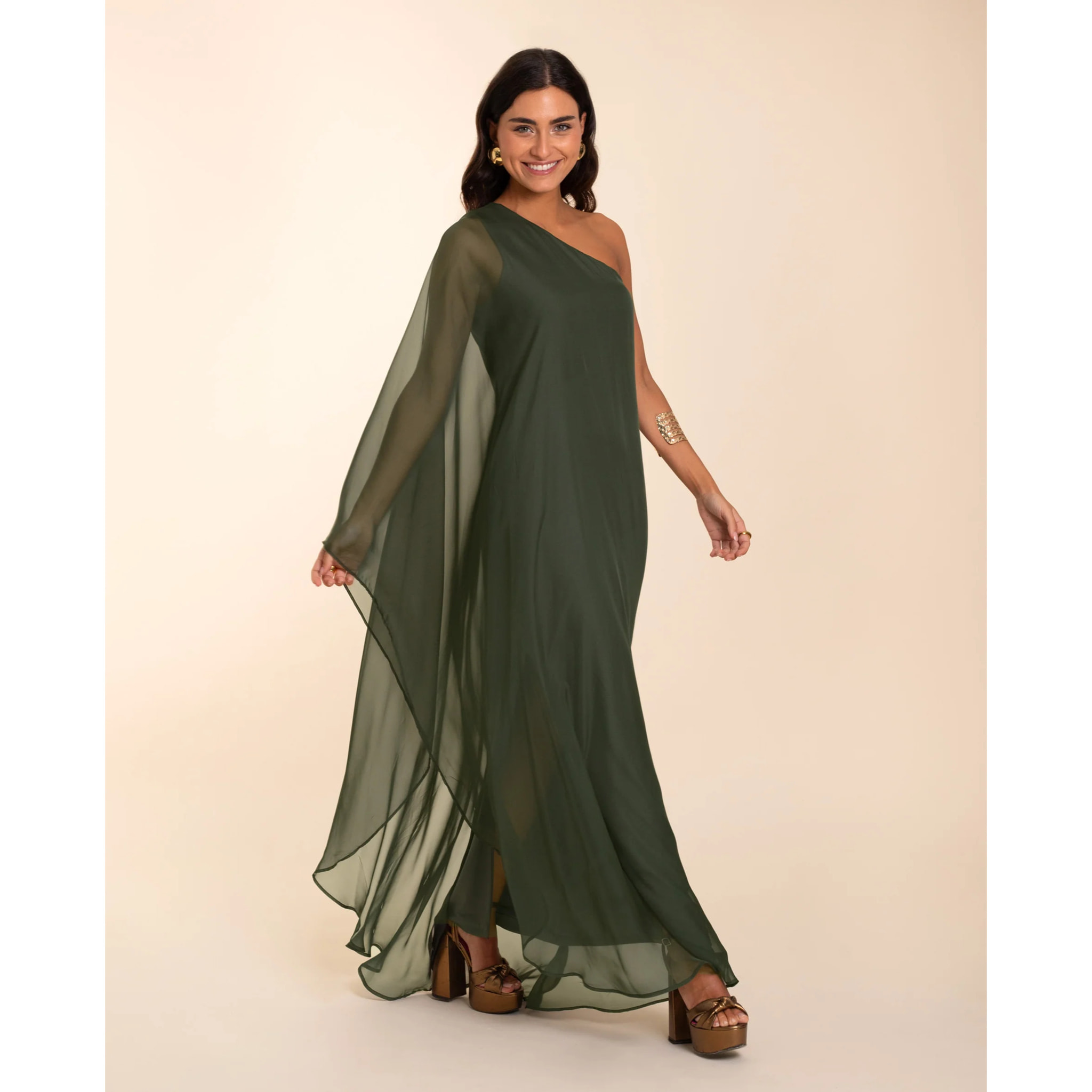 Vestido largo con capa asimétrico