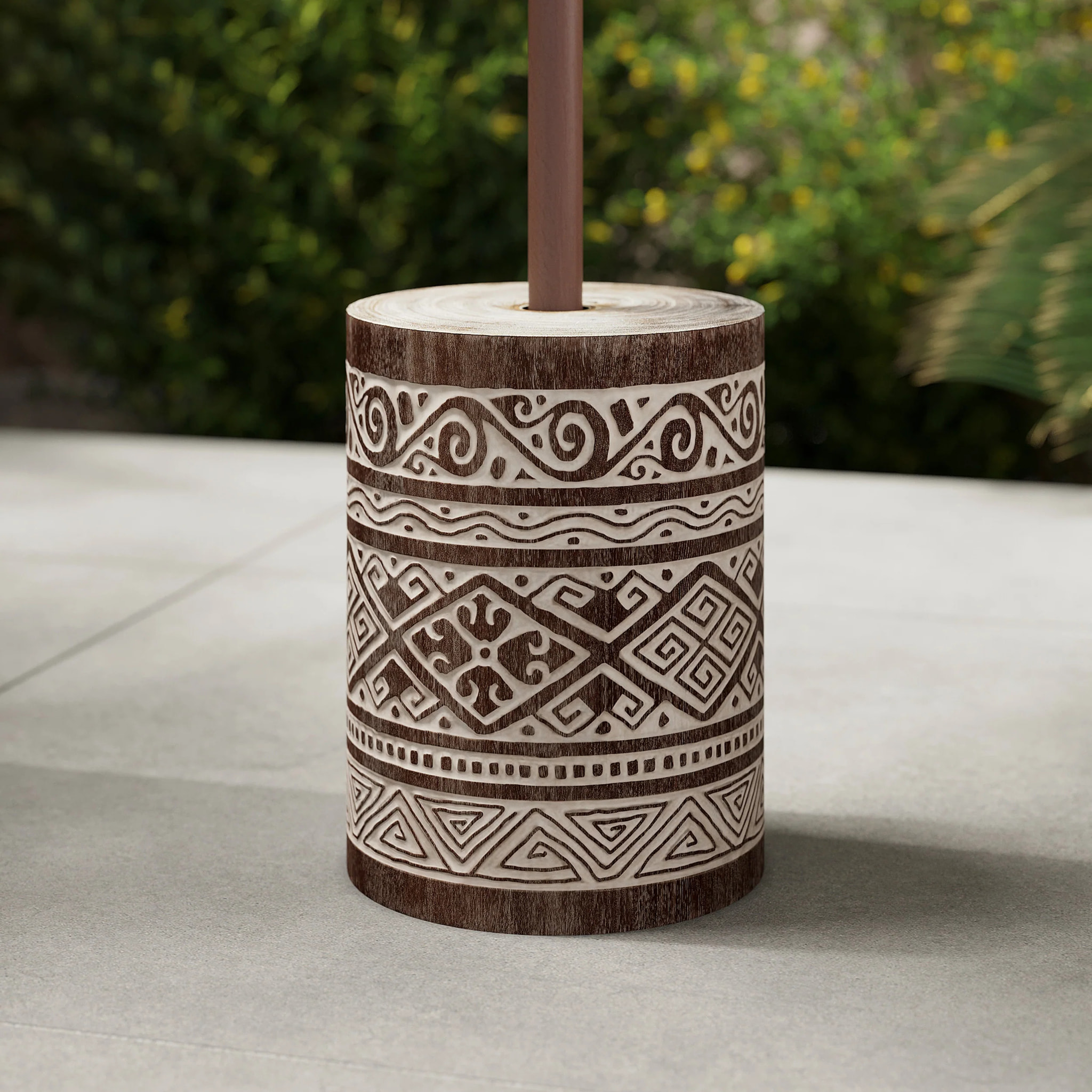 Pied de parasol en bois de suar et gravures blanches - Taga