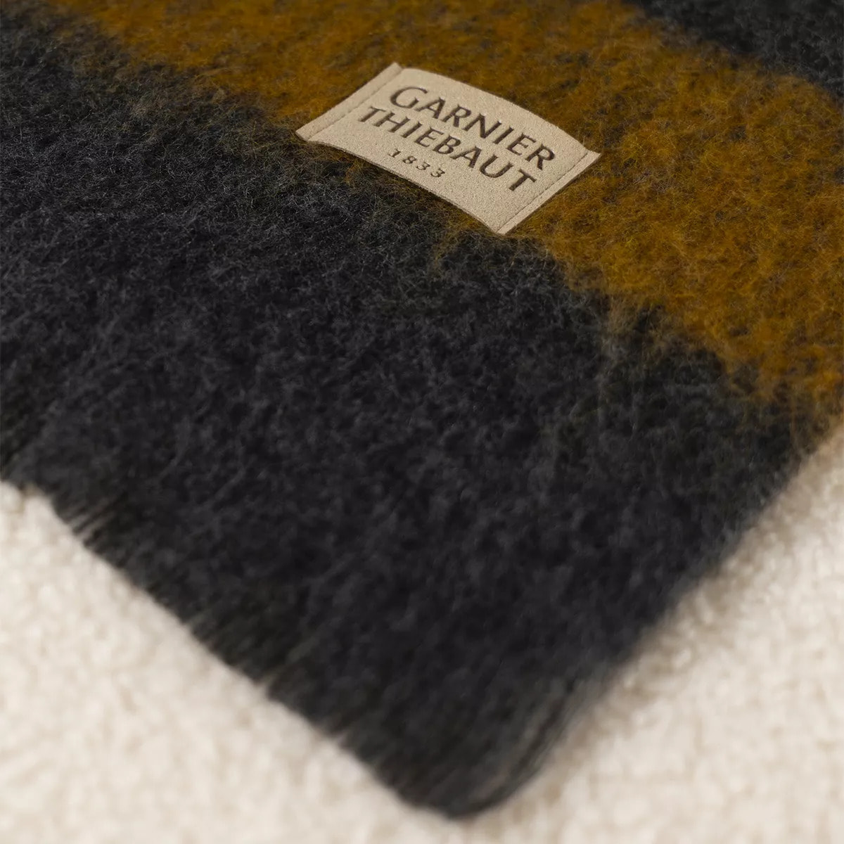 Plaid laine & autres fibres 200 g/m² motif jacquard orange anthracite Mohaira shetland onyx