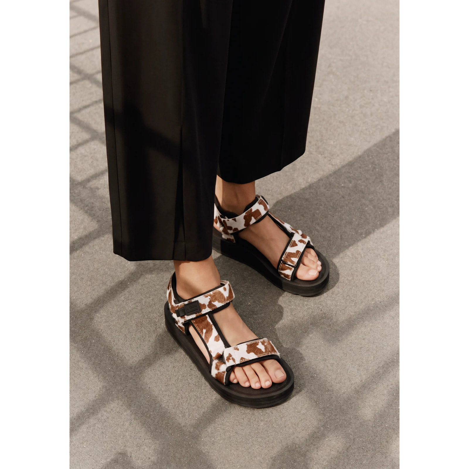 Sandalias de Tiras de Mujer con Estampado en Vaca