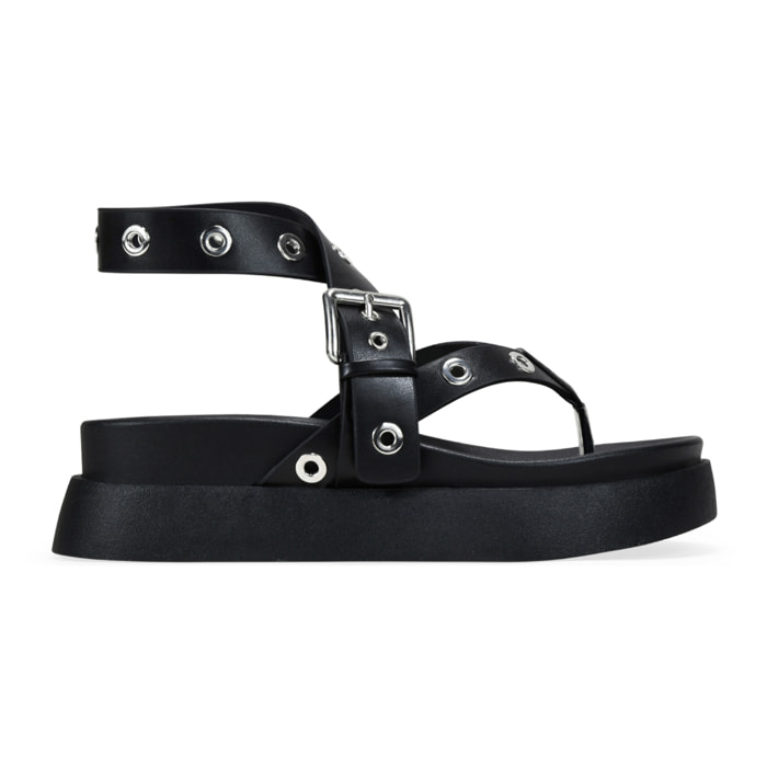 Sandalias de dedo negras con plataforma y tachuelas