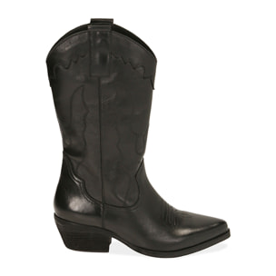 Camperos ricamati neri in pelle, tacco 5,5 cm