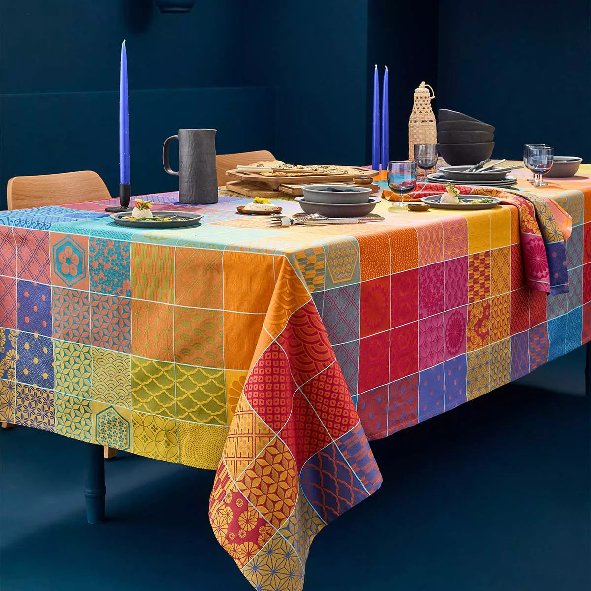 Nappe pur coton enduit motif jacquard orange violet Mille hana floralies