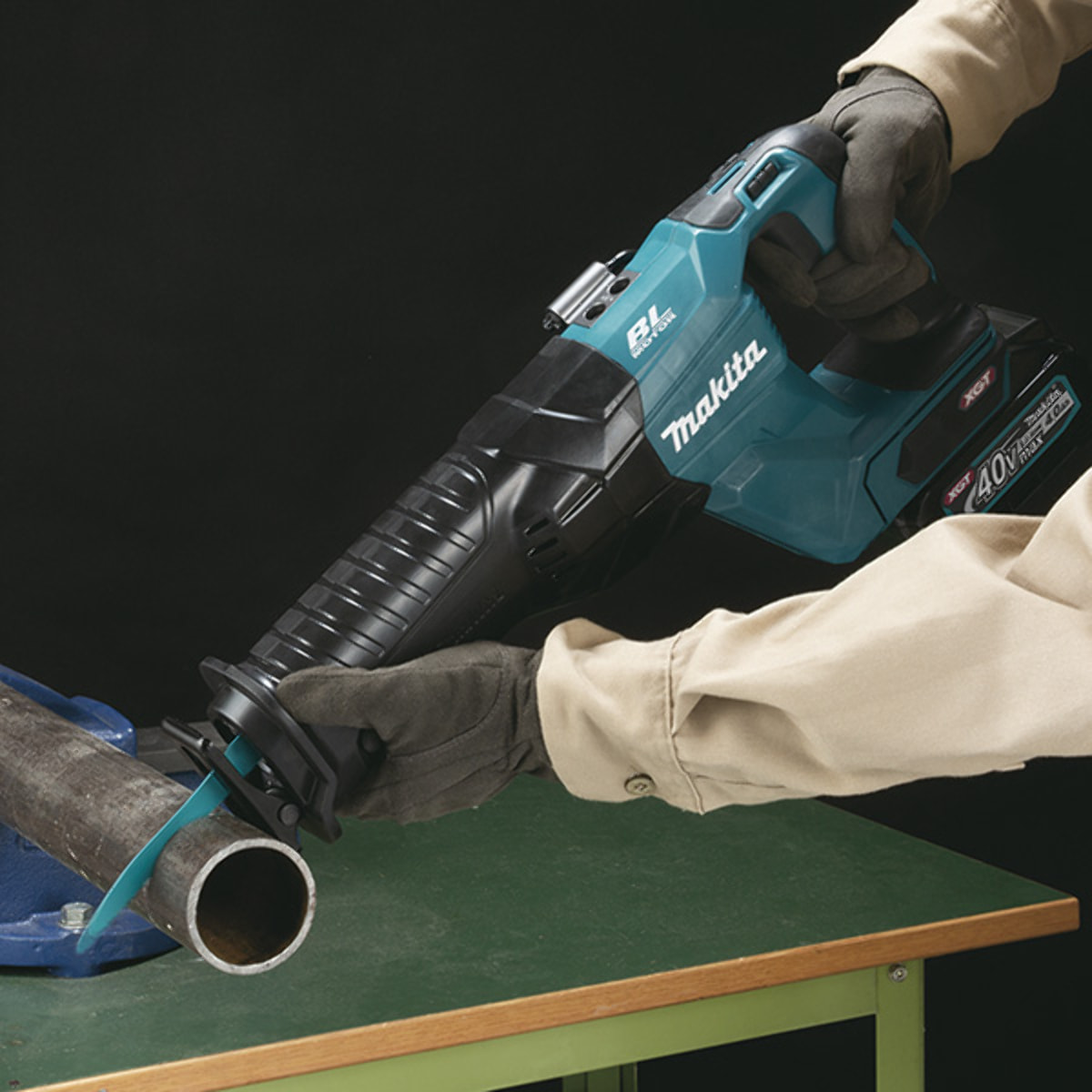Sierra sable 40 V max Li-Ion 2,5 Ah XGT MAKITA - JR001GD201