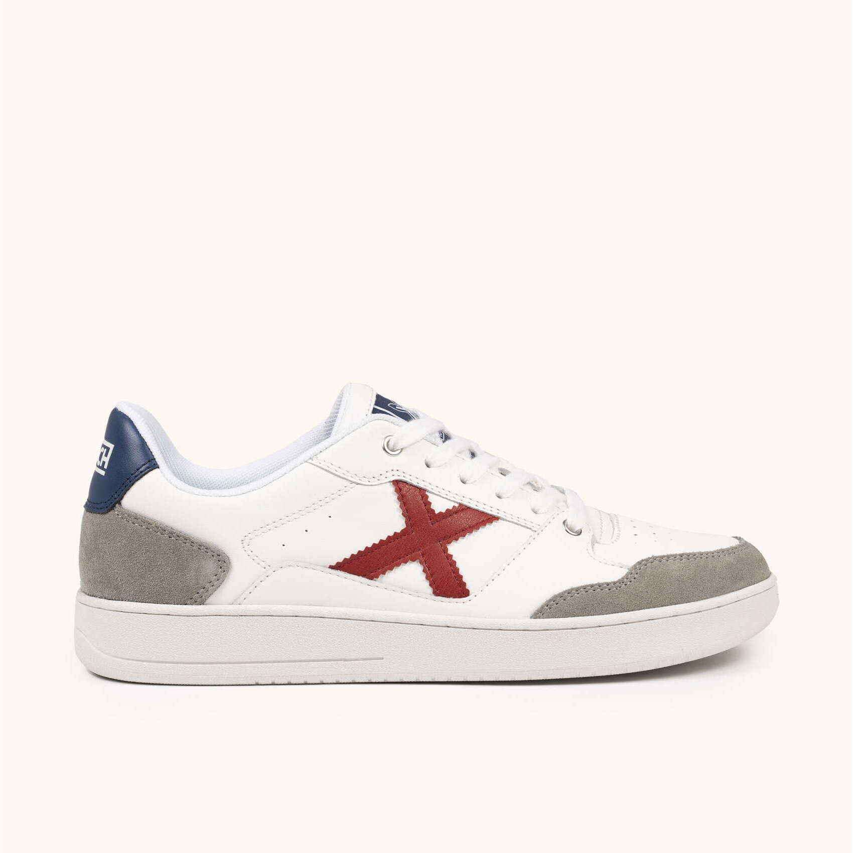 MUNICH LEGIT MAN 117 Sneakers de Piel Estilo Tenis con Detalles en Burdeos y Marino