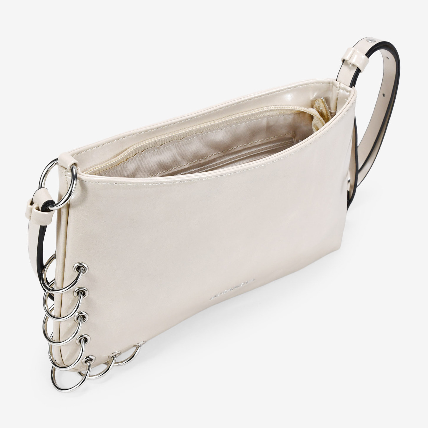 Bolso de hombro beige pequeño con anillas metálicas