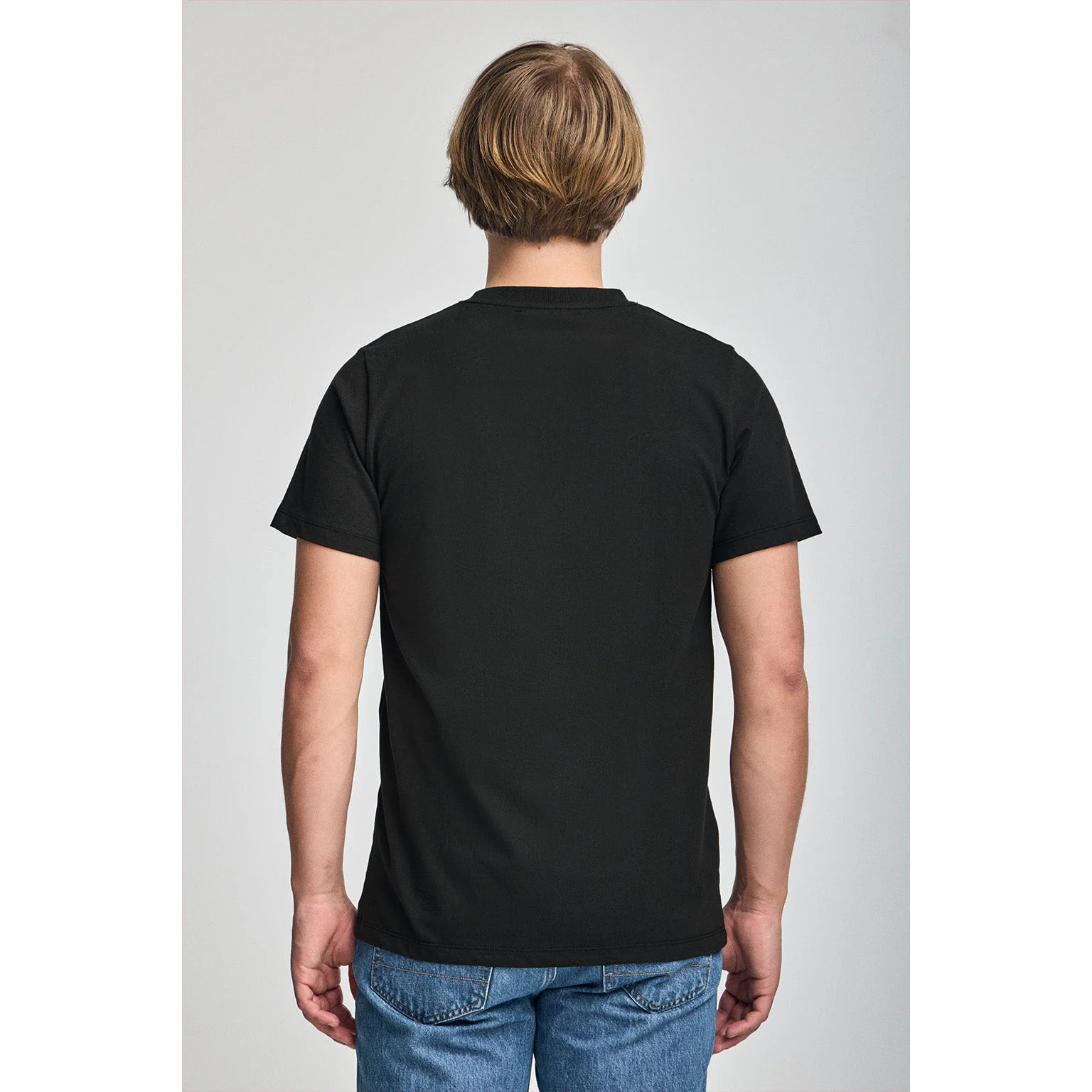 Camiseta negra con cuello redondo y bordado Rigby Go