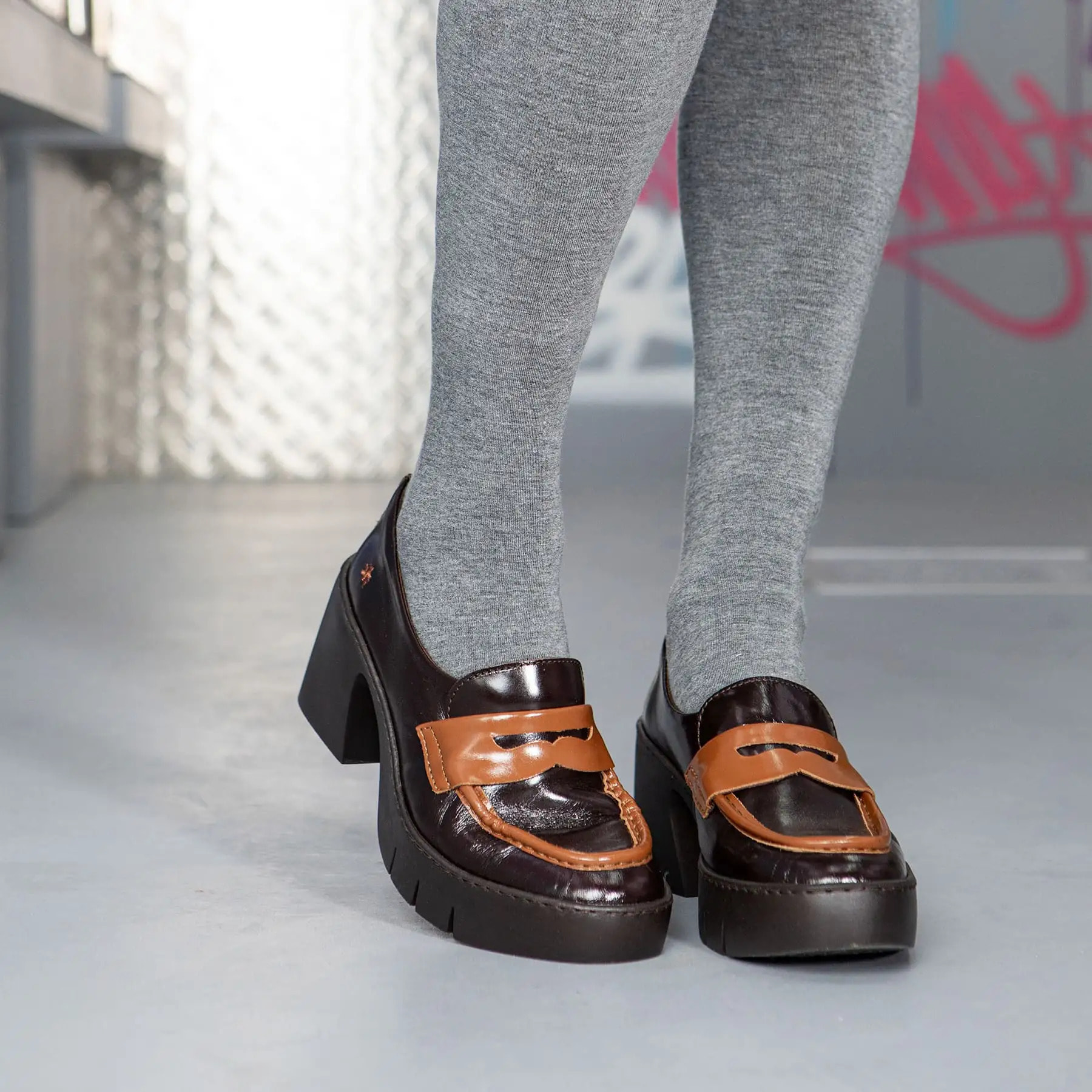 Zapatos con tacón 1654 NAPPA SHINNY BLACK-JUNGLE/SOFIA color Black-jungle